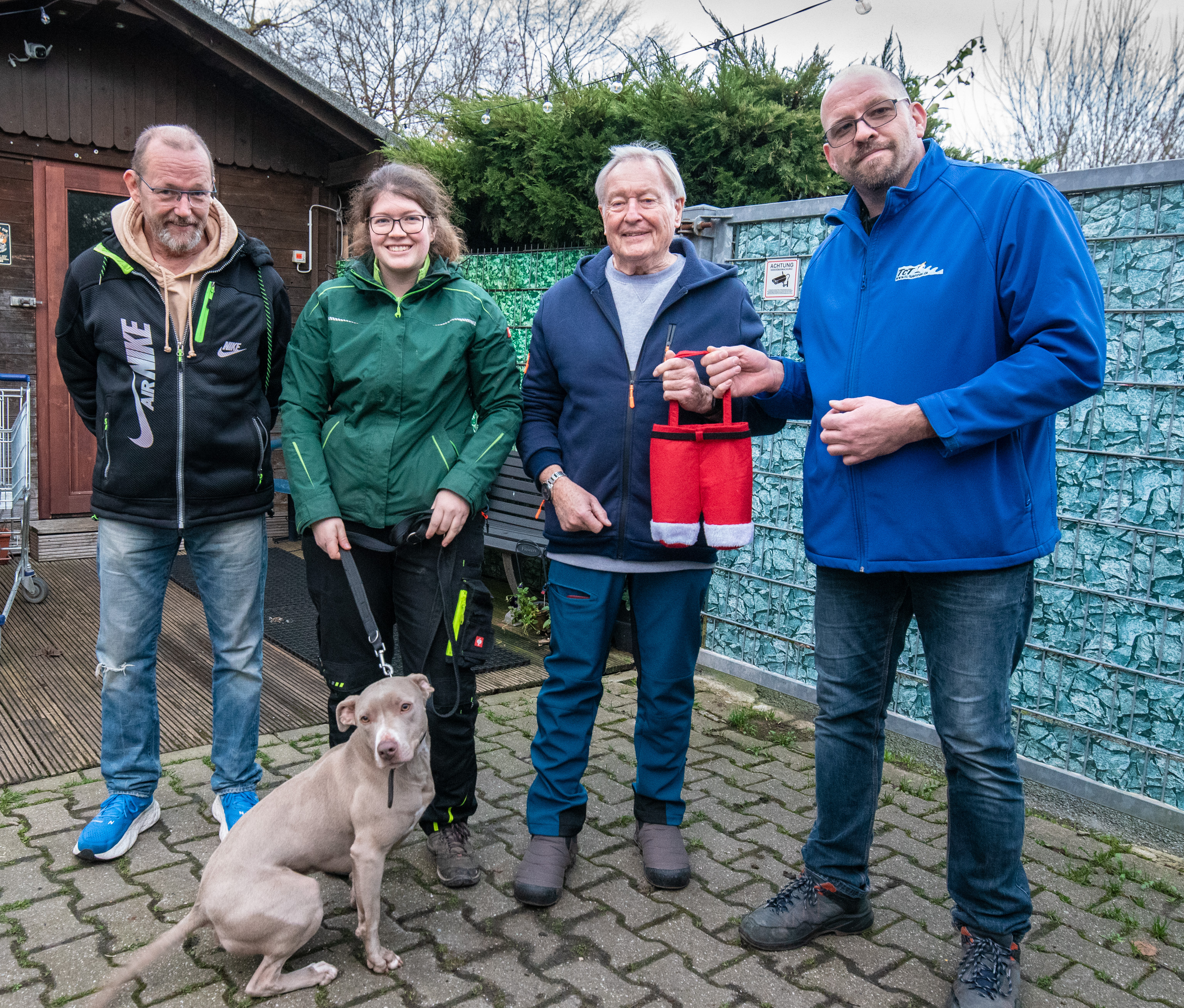 Tauchclub Tümmler spendet ans Tierheim